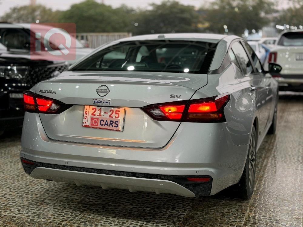 نيسان ألتيما